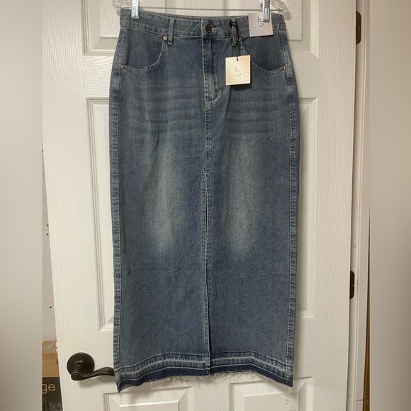 Happily Gray Denim High Front Slit Midi Light Weight Wash Raw Hem Size 11/29 - Picture 3 of 6